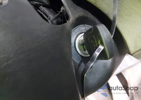 2001 Ford Escape Xlt z USA, uszkodzony, nr VIN 1FMCU04111KB81728